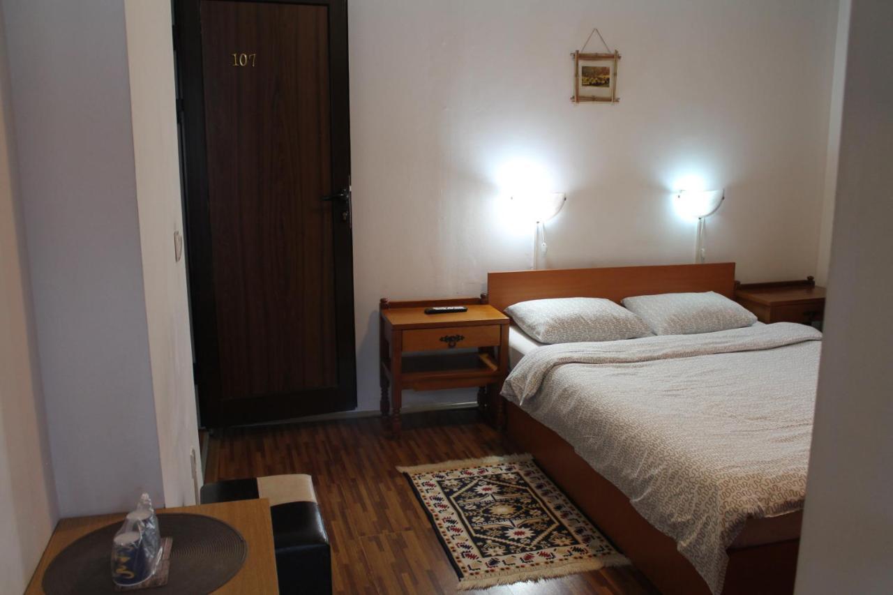 Pensiune Casa Ta 2*