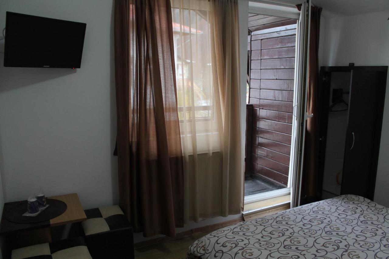 Pensiune Casa Ta 2*